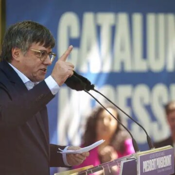 puigdemont-reta-a-sanchez-a-una-cuestion-de-confianza-y-que-no-use-de-«flotador»-el-12-m