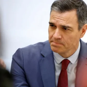 Pedro Sánchez anuncia que no dimite: «He decidido seguir»