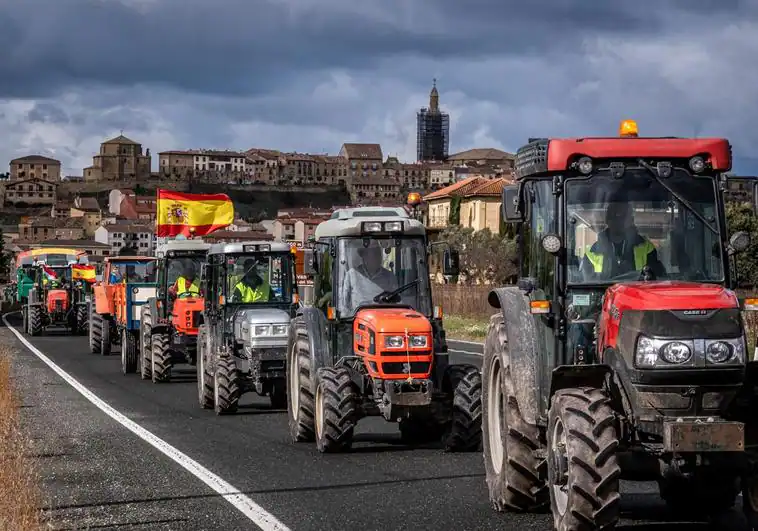 condenado-a-dos-anos-de-prision-por-embestir-con-un-tractor-a-dos-policias-durante-las-protestas