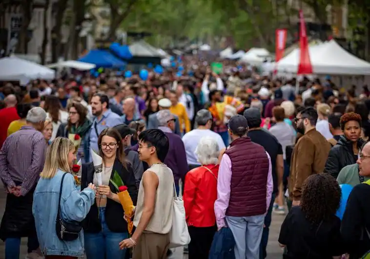 ¿que-se-celebra-en-sant-jordi-y-por-que-se-regala-un-libro-y-una-rosa?