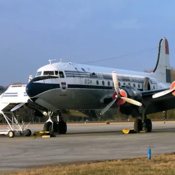 un-avion-comercial-se-estrella-en-un-rio-en-alaska:-se-desconoce-cuantas-personas-viajaban-a-bordo