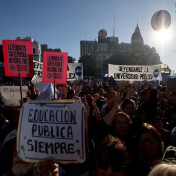 miles-de-argentinos-salen-a-las-calles-en-defensa-de-la-universidad-publica