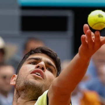 Alcaraz derriba un muro llamado Struff y sus propias dudas y alcanza los cuartos en Madrid