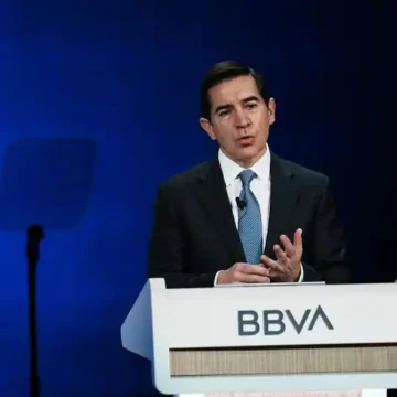 BBVA plantea a Banco Sabadell un nuevo intento para fusionarse