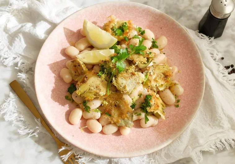 Ensalada de alubias con alcachofas salteadas: cómo preparar este manjar nutricional