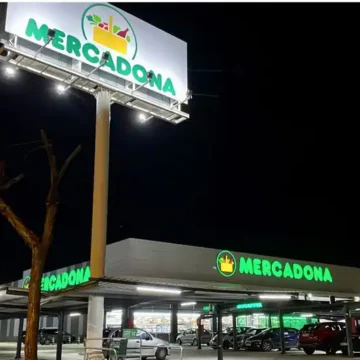 Mercadona busca personal de limpieza para sueldos de 2.100 euros al mes más plus de nocturnidad