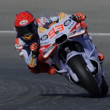 Marc Márquez ya se sube al podio: Roza la victoria en Jerez ante Bagnaia