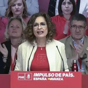 María Jesús Montero, número 2 del PSOE: «Te queremos, merece la pena que ganen los buenos»