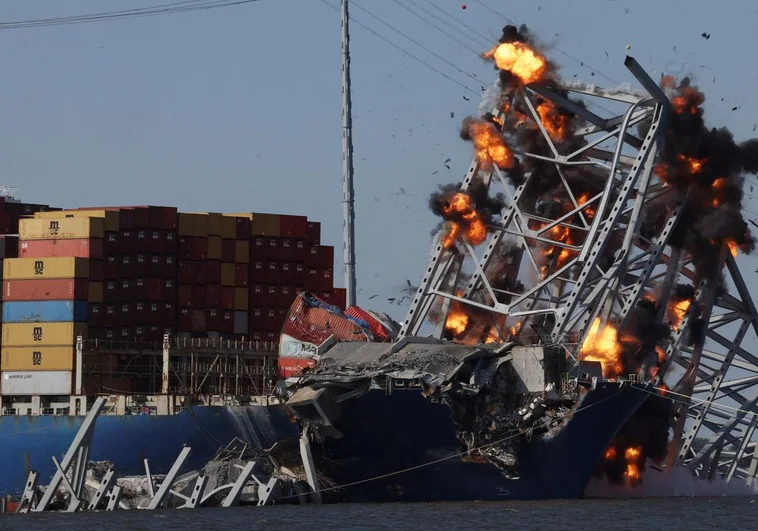 Comienza la demolición con explosivos del puente de Baltimore que colapsó por el choque de un carguero Comienza la demolición con explosivos del puente de Baltimore que colapsó por el choque de un carguero