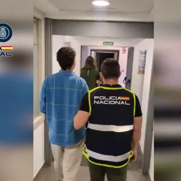 Detenidos la venezolana Rebeca García y su hermano, acusados de acoso y exhibición de pornografía infantil