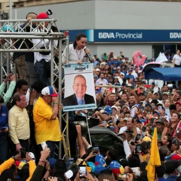 El opositor venezolano Edmundo González triplica a Maduro en intención de voto en las encuestas