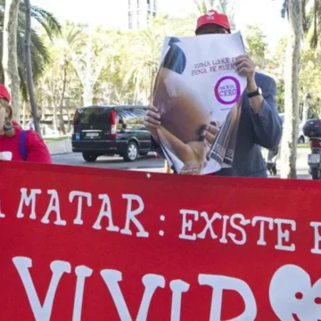 El Constitucional ampara castigar con cárcel las protestas frente a clínicas abortistas