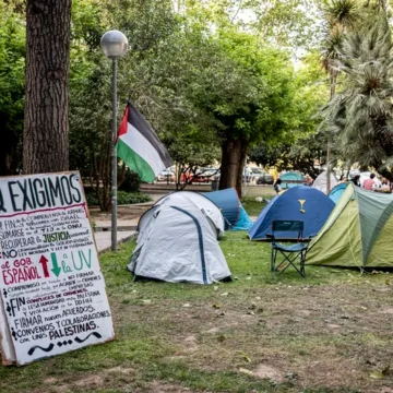 La acampada en Valencia anticipa una ‘primavera caliente’ en los campus españoles