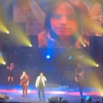 El emotivo gesto de Andy y Lucas con Marta del Castillo en su concierto de Sevilla