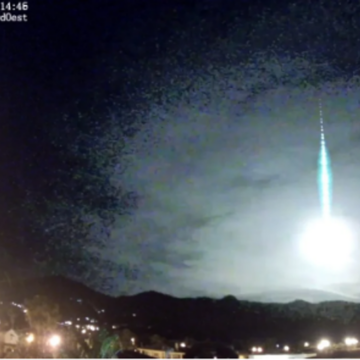 Una bola de fuego más brillante que la luna llena atraviesa Valencia a 120.000 kilómetros por hora