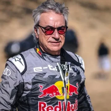 Carlos Sainz, con Ford y Nani Roma al Dakar 2025