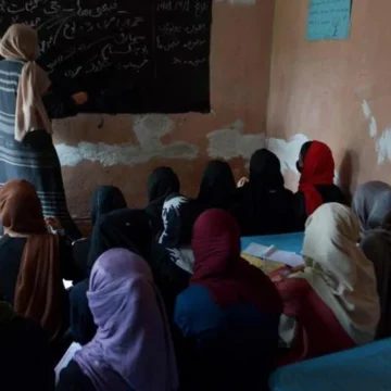 Al menos 79 niñas envenenadas en una escuela de Afganistán