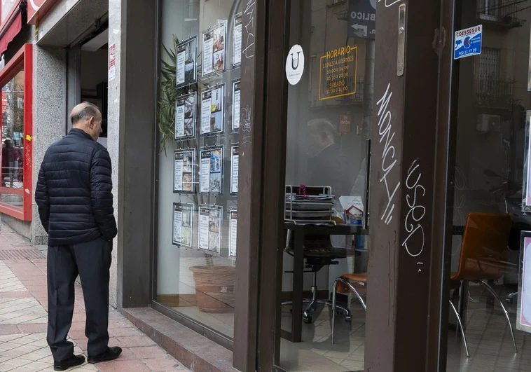 La compra de vivienda vuelve a tasas negativas y se desploma un 19% en marzo La compra de vivienda vuelve a tasas negativas y se desploma un 19% en marzo
