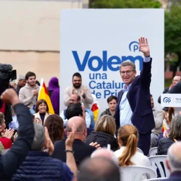 Feijóo endurece su discurso en Cataluña y pide concentrar en el PP «el voto de los descontentos con Sánchez»