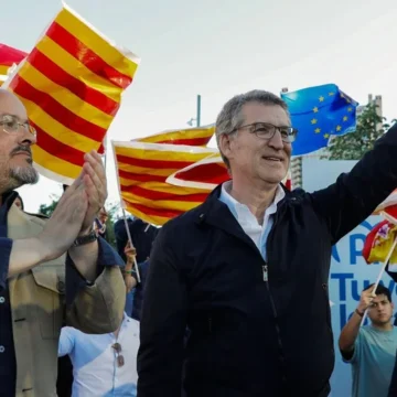 Feijóo apela a los simpatizantes de Vox para concentrar su voto en el PP: «Somos los únicos que pueden cerrar el ‘procés’»