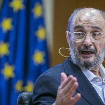 Lambán se ausenta para no rechazar la amnistía: «Incurriría en una insoportable deslealtad»