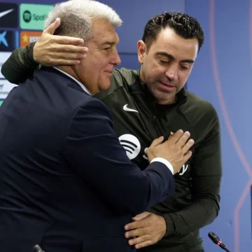 Laporta cambia de idea y vuelve a mostrar a Xavi la puerta de salida