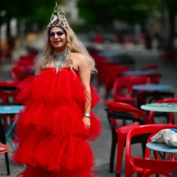 Miss Martini, la primera ‘drag queen’ portadora de la llama olímpica en la historia de los Juegos