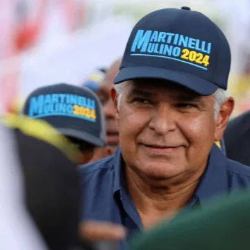 Panamá vota bajo la sombra de Martinelli, expresidente condenado y prófugo