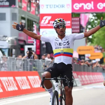 Narváez descoloca a Pogacar en la inauguración del Giro