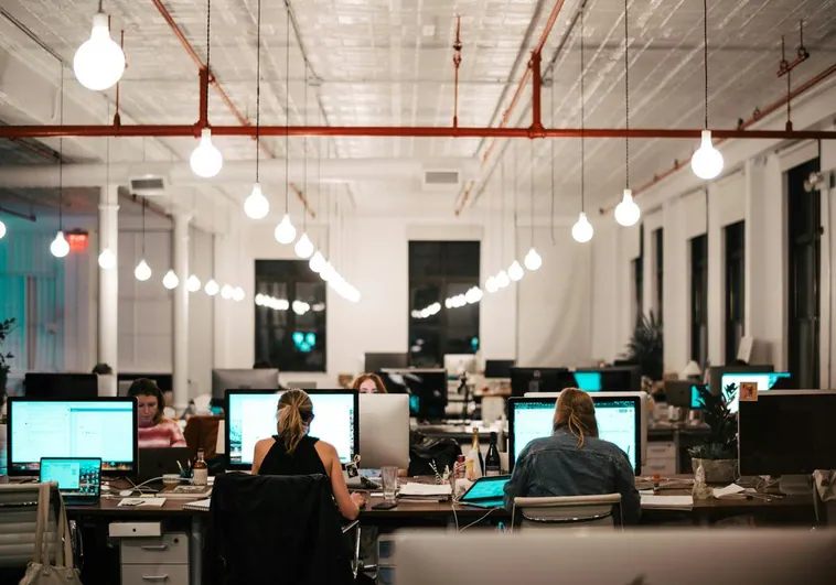 De pasar toda la vida en la empresa a la rotación continua: «La única forma de ganar más es cambiarse» De pasar toda la vida en la empresa a la rotación continua: «La única forma de ganar más es cambiarse»