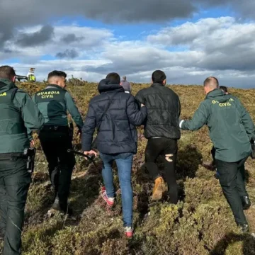 Salta del furgón de presos en plena autovía y es capturado poco después