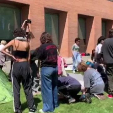 Dos centenares de estudiantes acampan en la Complutense y se suman a la ola de protestas propalestina