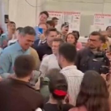 Sánchez reaparece por sorpresa en la Feria de Abril de Barcelona