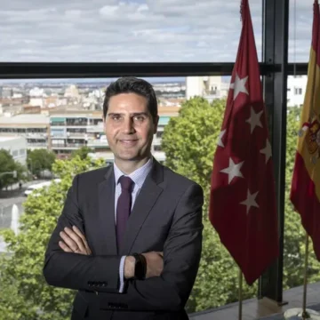 Emilio Viciana, Consejero de Educación: «Los profesores no son supermanes que resuelven los problemas del alumno»