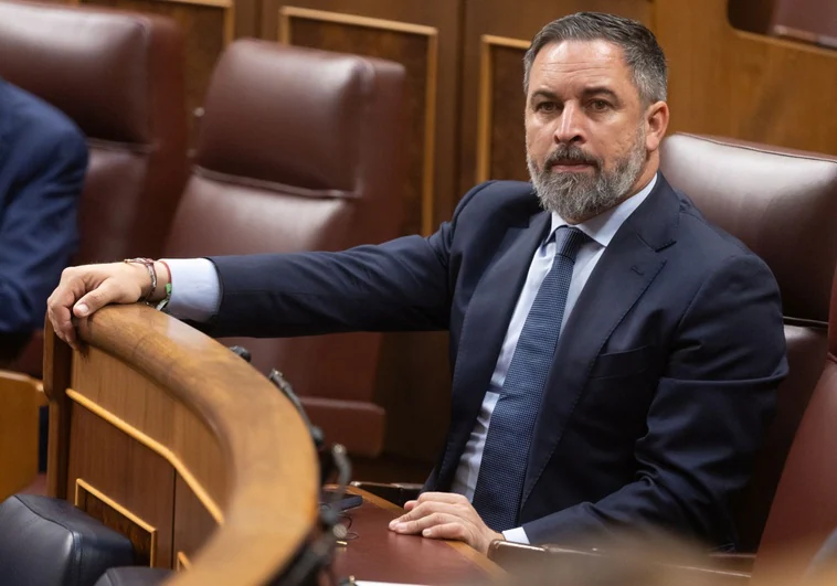 Abascal carga contra el PP por «legitimar» el «golpe» de Sánchez: «Son lo mismo»