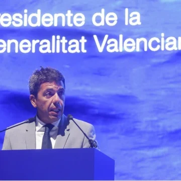 Entra en vigor la ley que acaba con la marginación del castellano en la Comunidad Valenciana