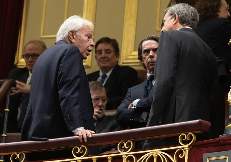 Zapatero declina un debate cara a cara con Felipe González para «no polemizar con compañeros» del PSOE