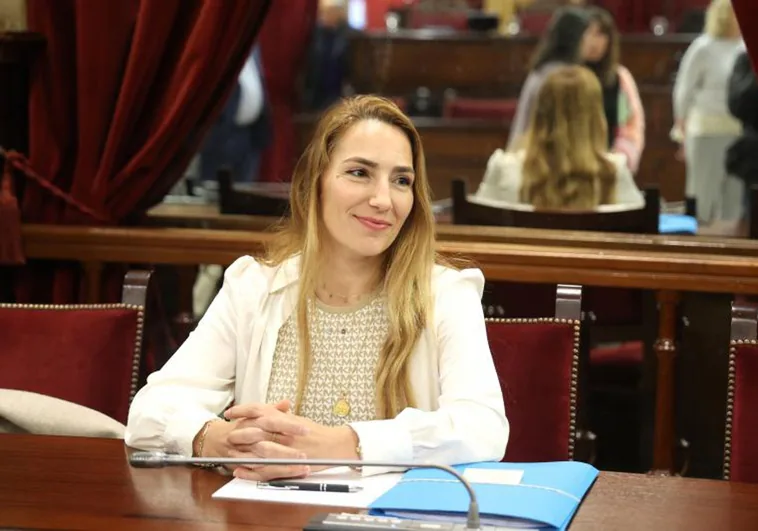 Insultos y lágrimas en una bronca sesión de la comisión de las mascarillas en Baleares Insultos y lágrimas en una bronca sesión de la comisión de las mascarillas en Baleares