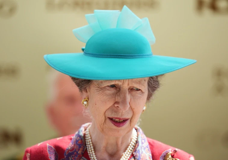 La Princesa Ana de Inglaterra es dada de alta tras permanecer ingresada por una conmoción cerebral