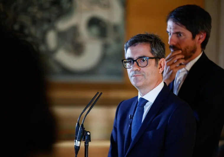 Bolaños denuncia una «persecución política despiadada» contra Sánchez y su familia Bolaños denuncia una «persecución política despiadada» contra Sánchez y su familia