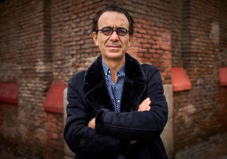 Diego Doncel: «Me interesa la poesía que pone encima de la mesa una experiencia, pero realiza una reflexión» Diego Doncel: «Me interesa la poesía que pone encima de la mesa una experiencia, pero realiza una reflexión»