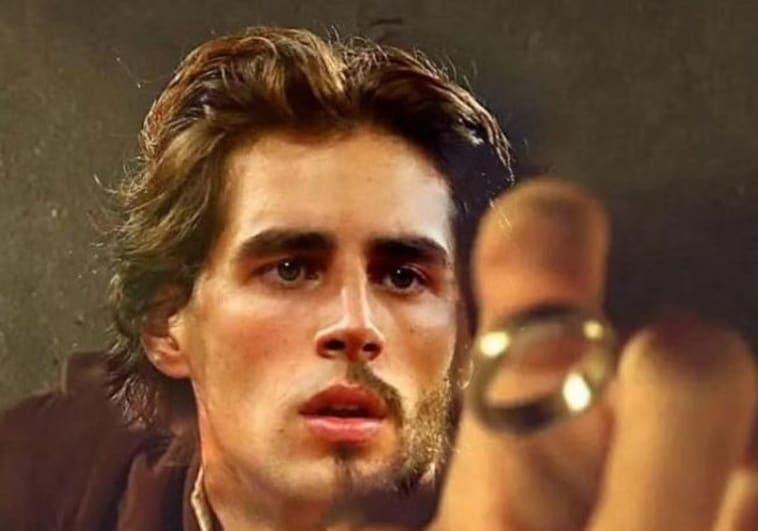 El abanderado italiano, Gimbo Tamberi, pierde la alianza en el Sena durante la apertura de los Juegos El abanderado italiano, Gimbo Tamberi, pierde la alianza en el Sena durante la apertura de los Juegos