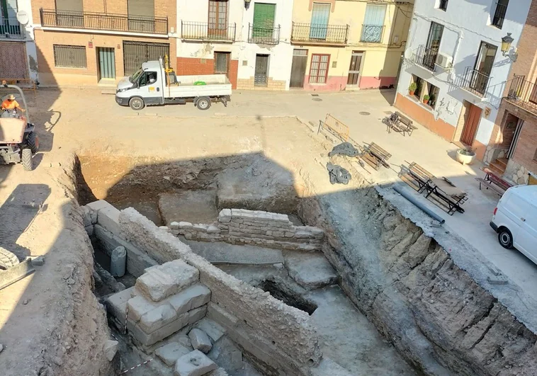 Descubren el foro de la antigua ciudad romana de Celsa bajo la plaza de un pueblo de Zaragoza Descubren el foro de la antigua ciudad romana de Celsa bajo la plaza de un pueblo de Zaragoza