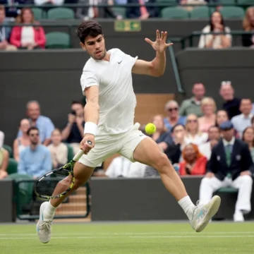 Cuando quiere y como quiere, Alcaraz se clasifica para la final de Wimbledon