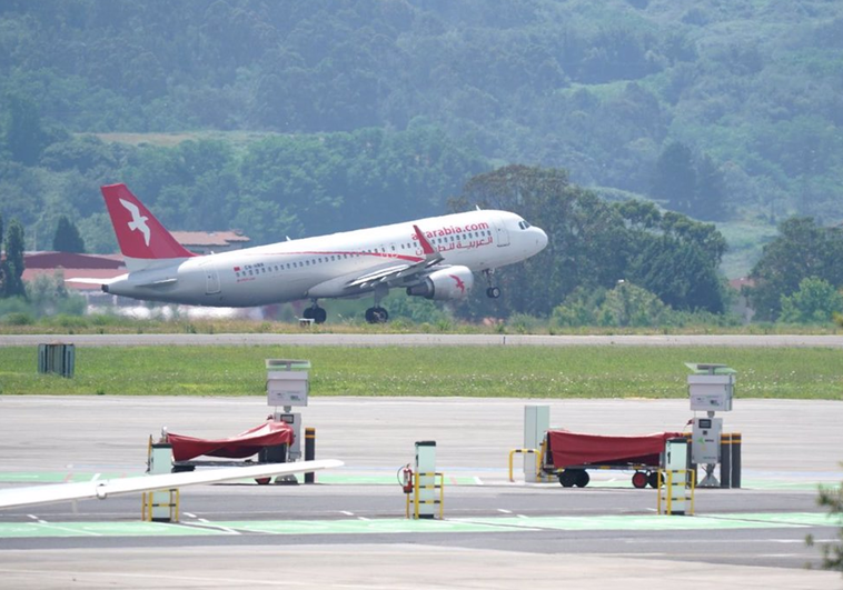 En libertad el joven saharaui que estaba retenido en el aeropuerto de Bilbao