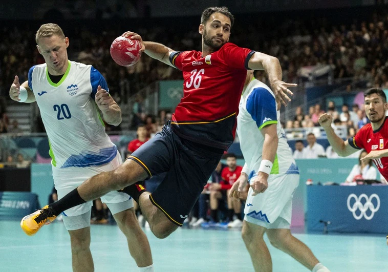Balonmano Los Hispanos, con un portero enorme, ganan a Eslovenia desde la defensa Balonmano Los Hispanos, con un portero enorme, ganan a Eslovenia desde la defensa