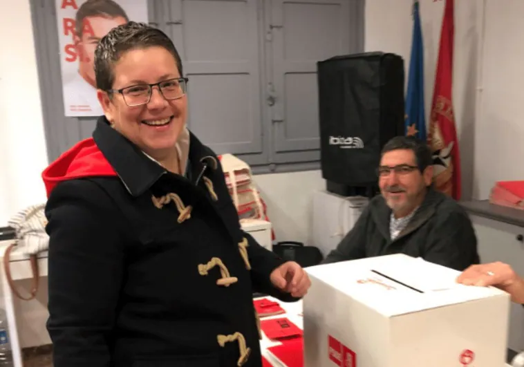 El PSOE quiere dejar caer a Isabel García: «De hoy no pasa» El PSOE quiere dejar caer a Isabel García: «De hoy no pasa»