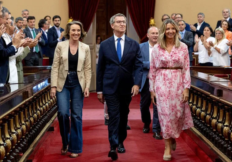 El PP descarta una moción de censura con Junts y cree que «Sánchez se desangrará solo» El PP descarta una moción de censura con Junts y cree que «Sánchez se desangrará solo»