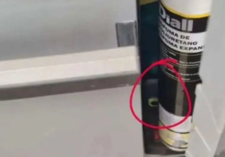 Detenido tras grabar a una clienta en los aseos de señoras de un bar de Sevilla Este Detenido tras grabar a una clienta en los aseos de señoras de un bar de Sevilla Este
