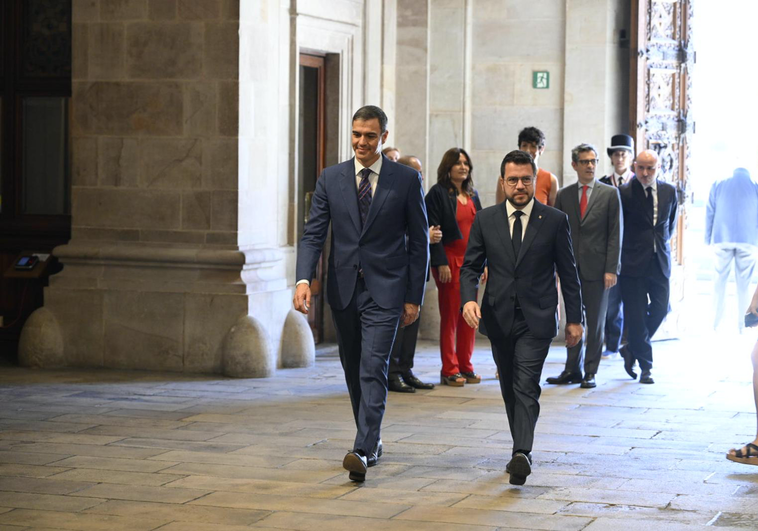 Sánchez se reúne ya con Aragonès con la vista puesta en la investidura de Illa Sánchez se reúne ya con Aragonès con la vista puesta en la investidura de Illa